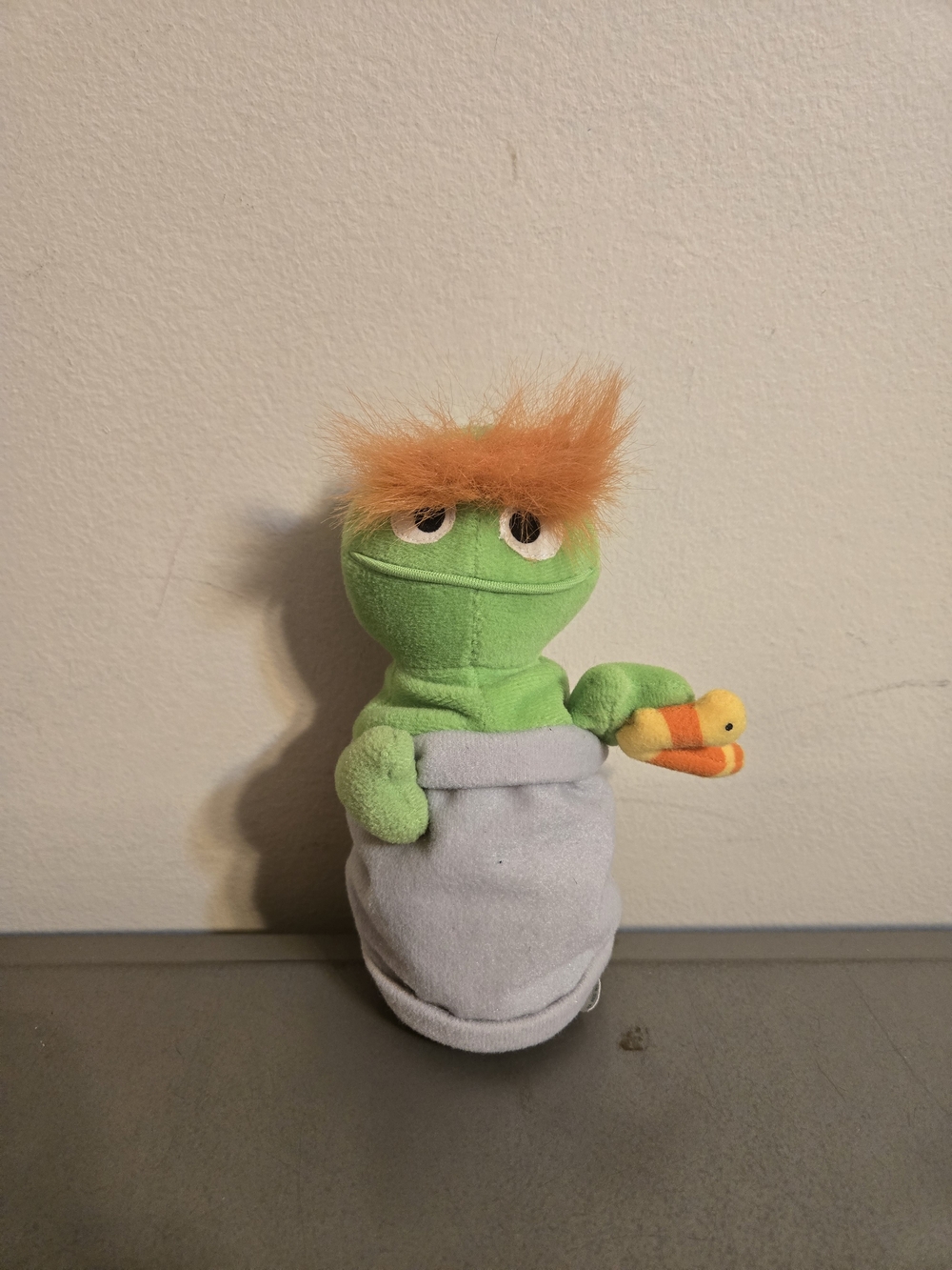 Vintage 1997 Tyco Sesame Street Beans Oscar the Grouch 6.5" Plush Toy